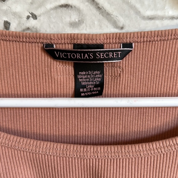 Victoria’s Secret yoga ballet long sleeve crop top - Picture 3 of 5